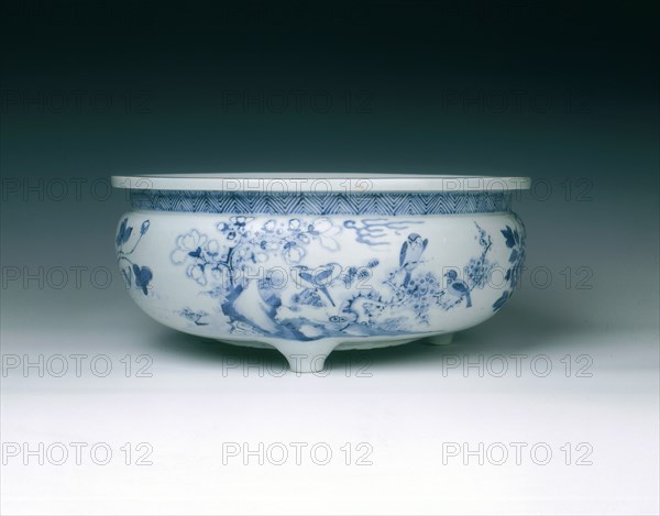 Dehua blue and white tripod bowl, China, mid-late 17th century. Artist: Unknown