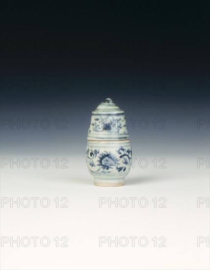 Blue and white lime pot, Ming dynasty, China, second half of 15th century. Artist: Unknown