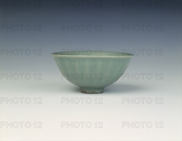 Longquan celadon bowl, Southern Song-Yuan dynasty, China, 13th century. Artist: Unknown