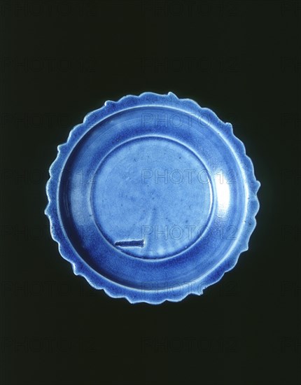 Turquoise lobed saucer, Late Ming dynasty, China, 16th century. Artist: Unknown