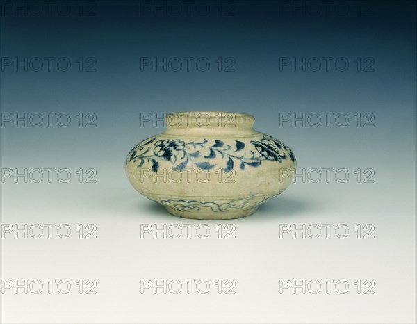 Blue and white water jar, Vietnam, early 15th century. Artist: Unknown