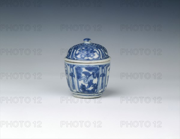 Blue and white tea caddy, Ming dynasty, China, early 17th century. Artist: Unknown
