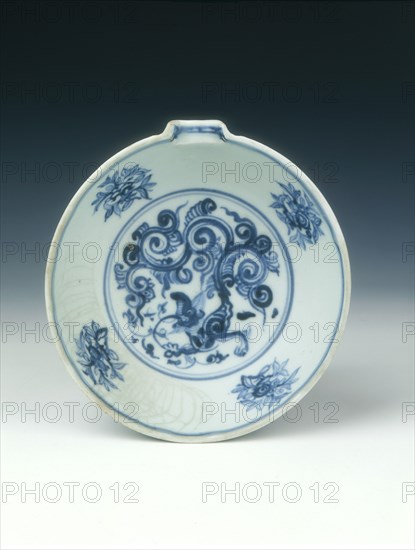 Bowl with foliated dragon decoration, Ming dynasty, Jingtai period, China, 1450-1457. Artist: Unknown