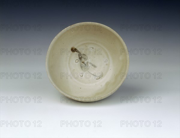 Bowl with cursive underglaze iron brown decoration, Chu Dau kiln, Vietnam, 14th century. Artist: Unknown