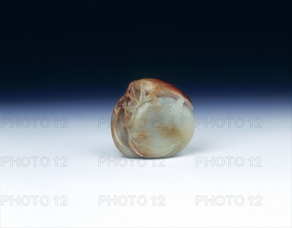 Jade pebble of three mushrooms, bamboo and moths, early Qing dynasty, China, 1644-1750. Artist: Unknown