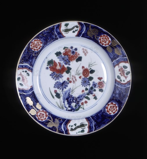 Imari-style plate, Qing dynasty, China, mid 18th century. Artist: Unknown