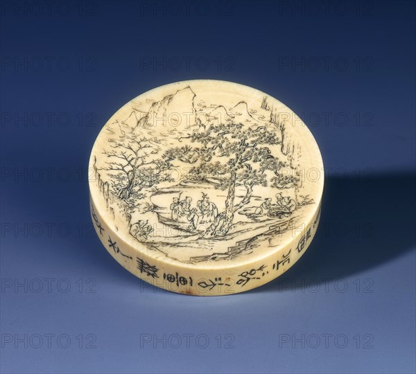 Ivory snuff tray, Qing dynasty, China, 1898. Artist: Unknown