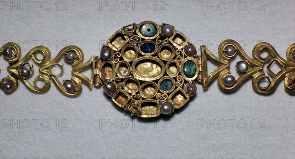 Gold Roman bracelet set with sapphires, emeralds, and pearls, 3rd century. Artist: Unknown