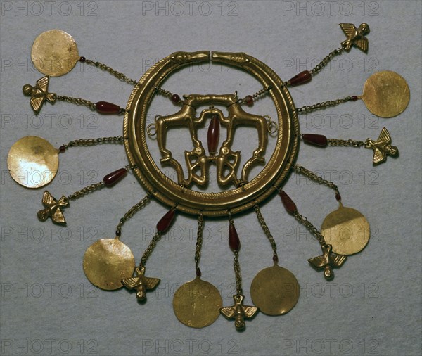 Gold earring from the Aegina treasure, 17th century BC. Artist: Unknown
