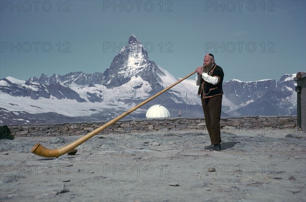 The Alpenhorn at Gonergat. Artist: Unknown