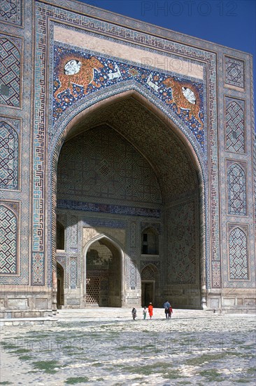 Facade of Shir-Dar Madrasa, 17th century. Artist: Unknown