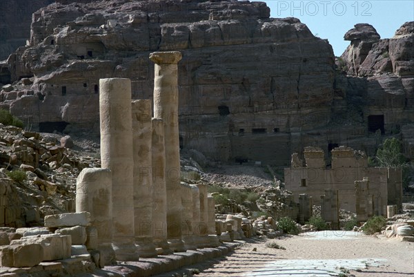 Colonnaded street in the centre of Petra. Artist: Unknown