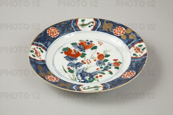 European copy of Chinese Imari plate, 20th century. Artist: Unknown.