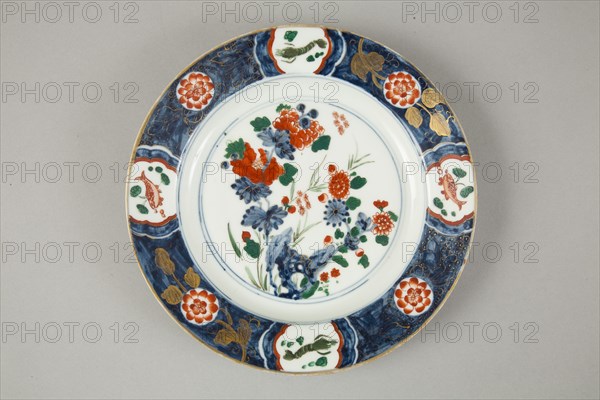 European copy of Chinese Imari plate, 20th century. Artist: Unknown.