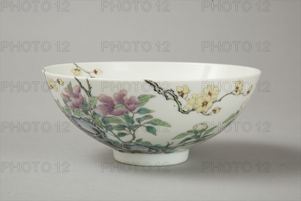 Famille rose bowl with floral decoration, 20th century. Artist: Unknown.