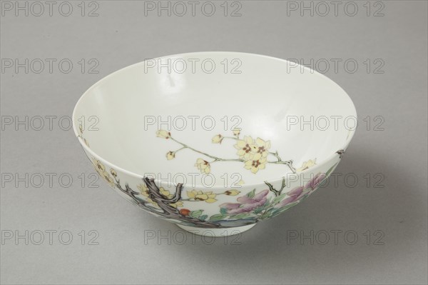 Famille rose bowl with floral decoration, 20th century. Artist: Unknown.