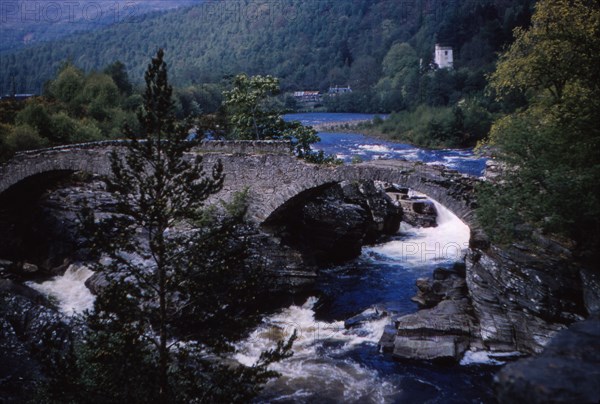 Old Bridge, Invermoriston, Invernessshire, Scotland, 20th century. Artist: CM Dixon.