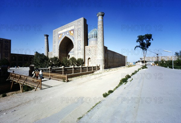 Shir-Dar Madrasa, Samarkand, Uzbekistan, c20th century. Artist: CM Dixon.