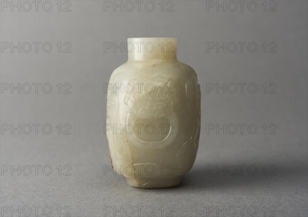 Jade snuff bottle, China, Qing dynasty, 1644-1911. Creator: Unknown.