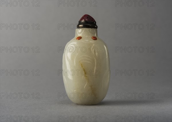 Jade snuff bottle in an animal form, China, Qing dynasty, 1644-1911. Creator: Unknown.