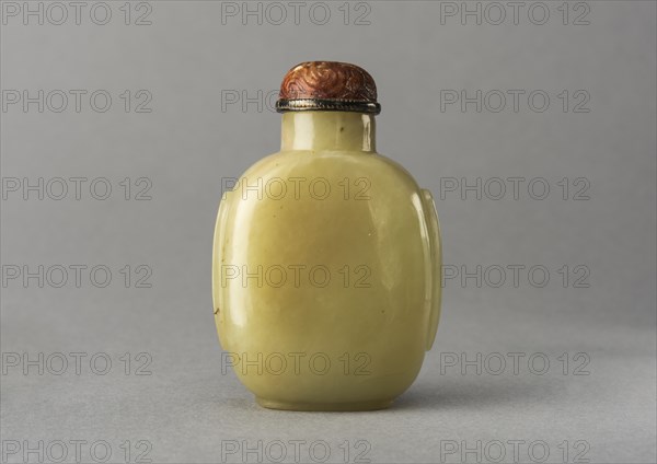 Jade snuff bottle, China, Qing dynasty, 1644-1911. Creator: Unknown.