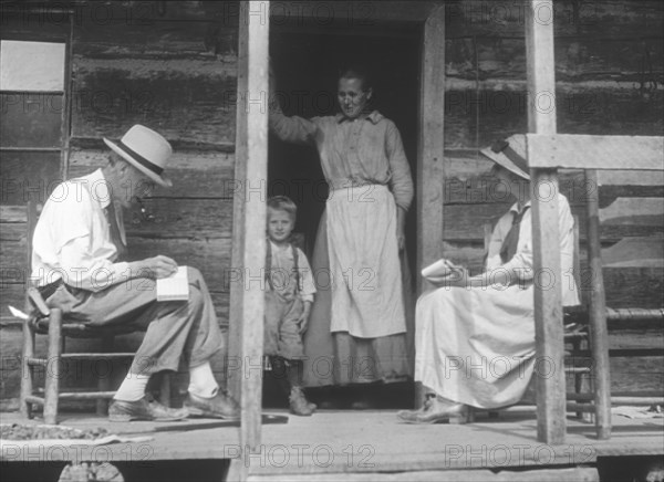 Cecil Sharp, Maud Karpeles, and Lucindy (Mrs Doc) Pratt, Kentucky, USA, 1916-1918. Artist: Unknown