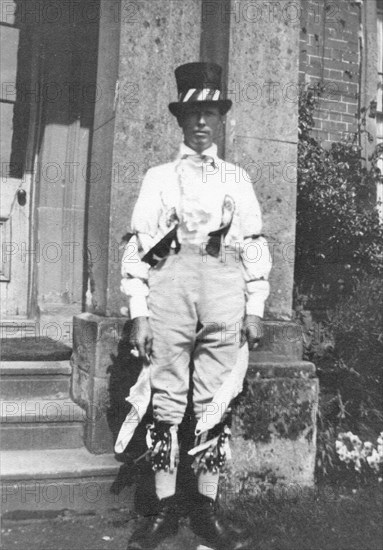 Edward Salisbury, Bidford Morris Dancers, Redditch, Worcestershire, 2 June 1906. Artist: Cecil Sharp