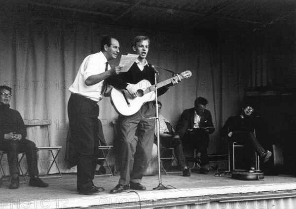 Barry Bettie and Peter Kennedy, Parliament Hill Fields, London, late 1950s-early 1960s. Artist: Eddis Thomas