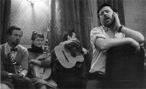 Ewan MacColl, Enterprise Public House, London, late 1950s-early 1960s. Artist: Eddis Thomas