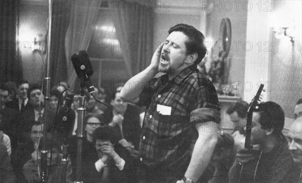 Ewan MacColl, Enterprise Public House, Long Acre, London, Artist: Eddis Thomas