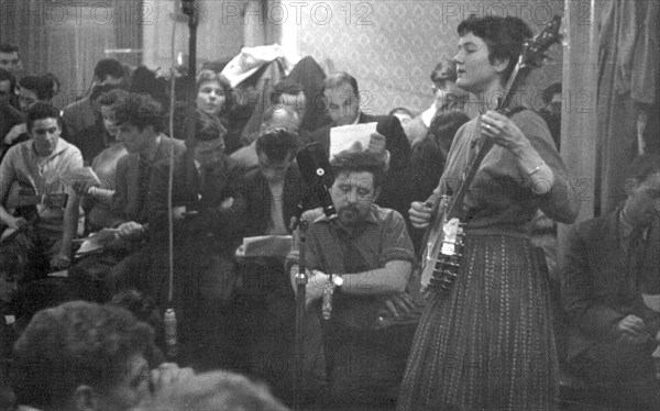 Peggy Seeger and Ewan MacColl, London, late 1950s-early 1960s. Artist: Eddis Thomas