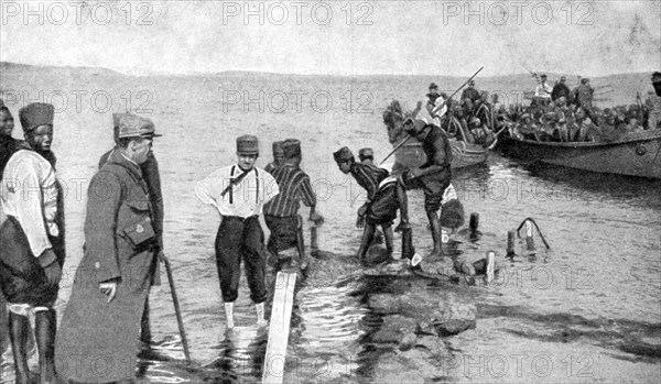 Senegalese soldiers embarking on the Egyptian coast, World War I, 1915. Artist: Unknown