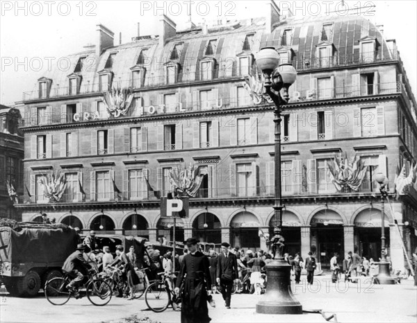 General Leclerc's French troops in central Paris, August 1944. Artist: Unknown