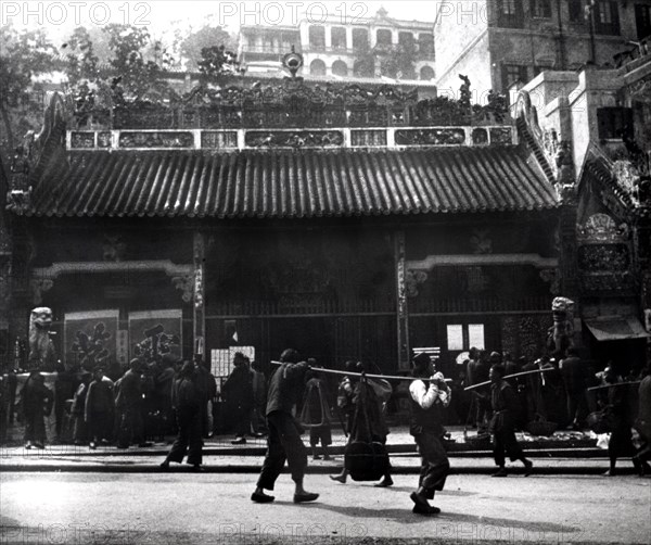 Street Scene, Hong Kong, 1900. Artist: Unknown