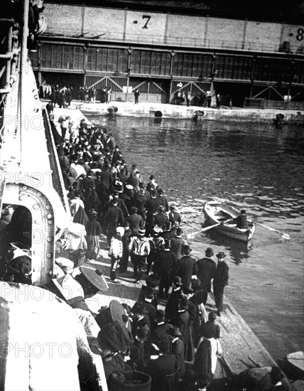 Visitors to Port Doumen, Saigon, Vietnam, 1900. Artist: Unknown