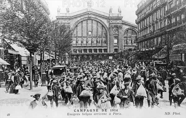 Belgians arriving in Paris, 1914. Artist: Unknown