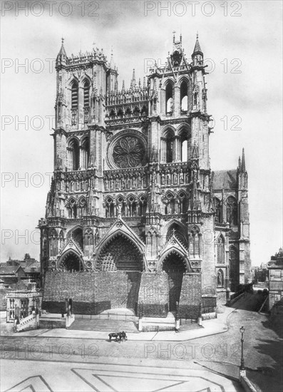 Amiens Cathedral, Picardy, France, 1918. Artist: Unknown
