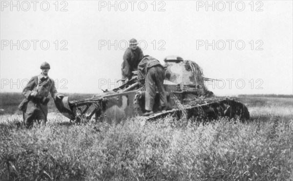 A broken down French light tank, Villers-Cotterets, Aisne, France, 1918. Artist: Unknown