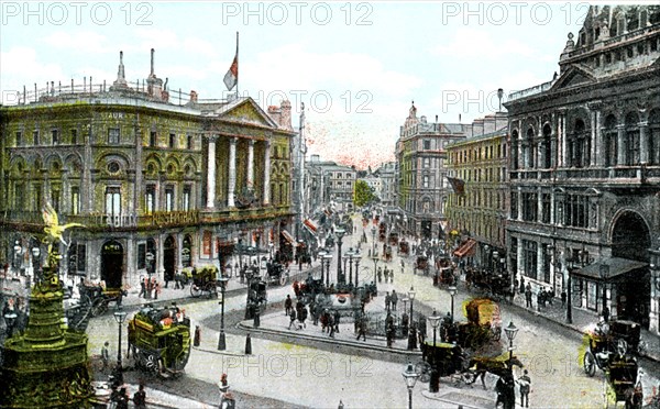 Piccadilly Circus, London, 20th Century. Artist: Unknown