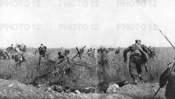 Charge by a regiment of French Zouaves on the plateau of Touvent, Artois, France, 7 June 1915. Artist: Unknown