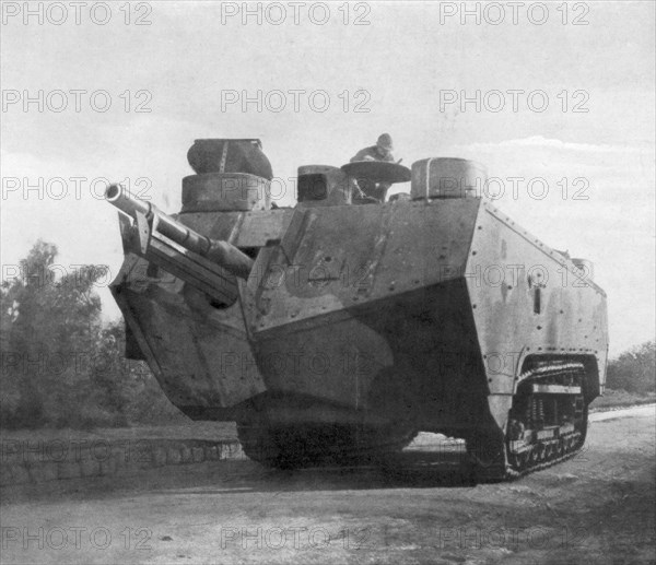 Mobile artillery piece, Moronvilliers, France, First World War, 5 May 1917. Artist: Unknown