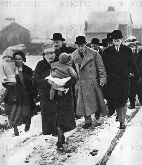 The future Edward VIII walking in the snow in Winlaton, County Durham, 1929. Artist: Unknown