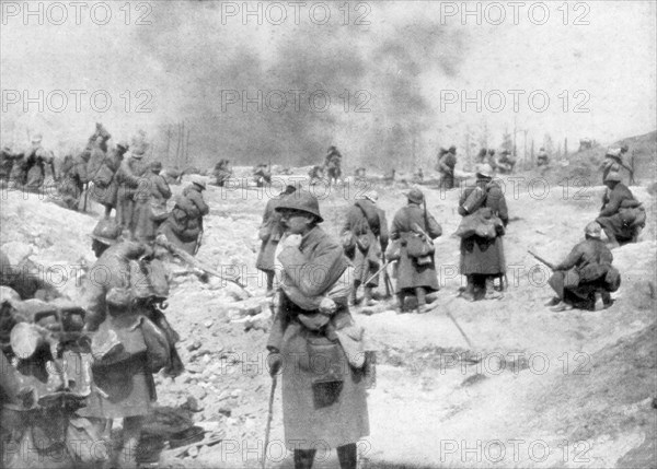 A battalion approaching the front, Mont Pertois, France, First World War, 20 April 1917. Artist: Unknown