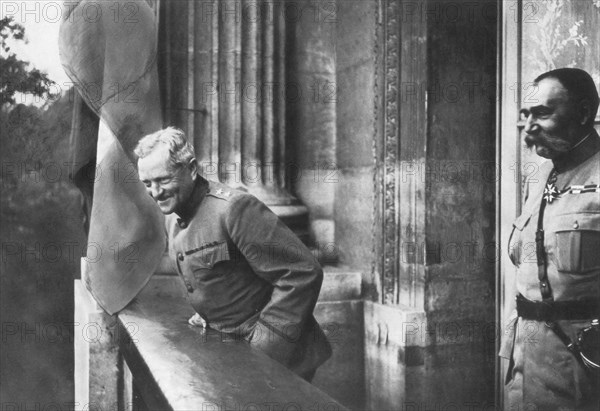 General Pershing on the balcony of the Hotel Crillon, Paris, First World War, 1917. Artist: Unknown