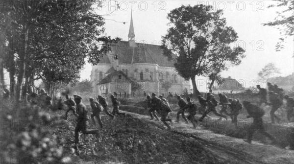 Russian troops retreating in disarray, Ternopil, Ukraine, First World War, 1 July 1917. Artist: Unknown