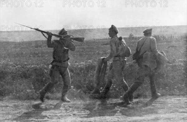 Russian soldier assaulting his retreating comrade, Ternopil, Ukraine, First World War, 1 July 1917. Artist: Unknown