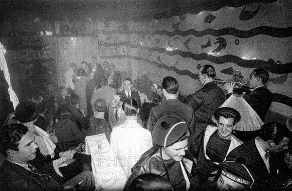 A tavern at Montparnasse, Paris, 1931.Artist: Ernest Flammarion