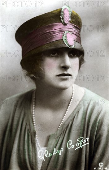 Gladys Cooper (1888-1971), English actress, early 20th century.Artist: Rotary Photo