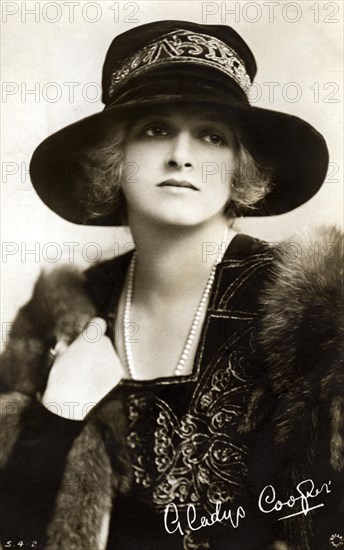 Gladys Cooper (1888-1971), English actress, early 20th century.Artist: Rotary Photo