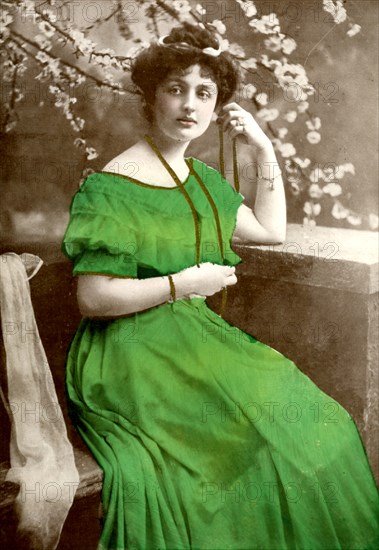 Lilian Braithwaite (1873-1948), English actress, 1907. Artist: Unknown